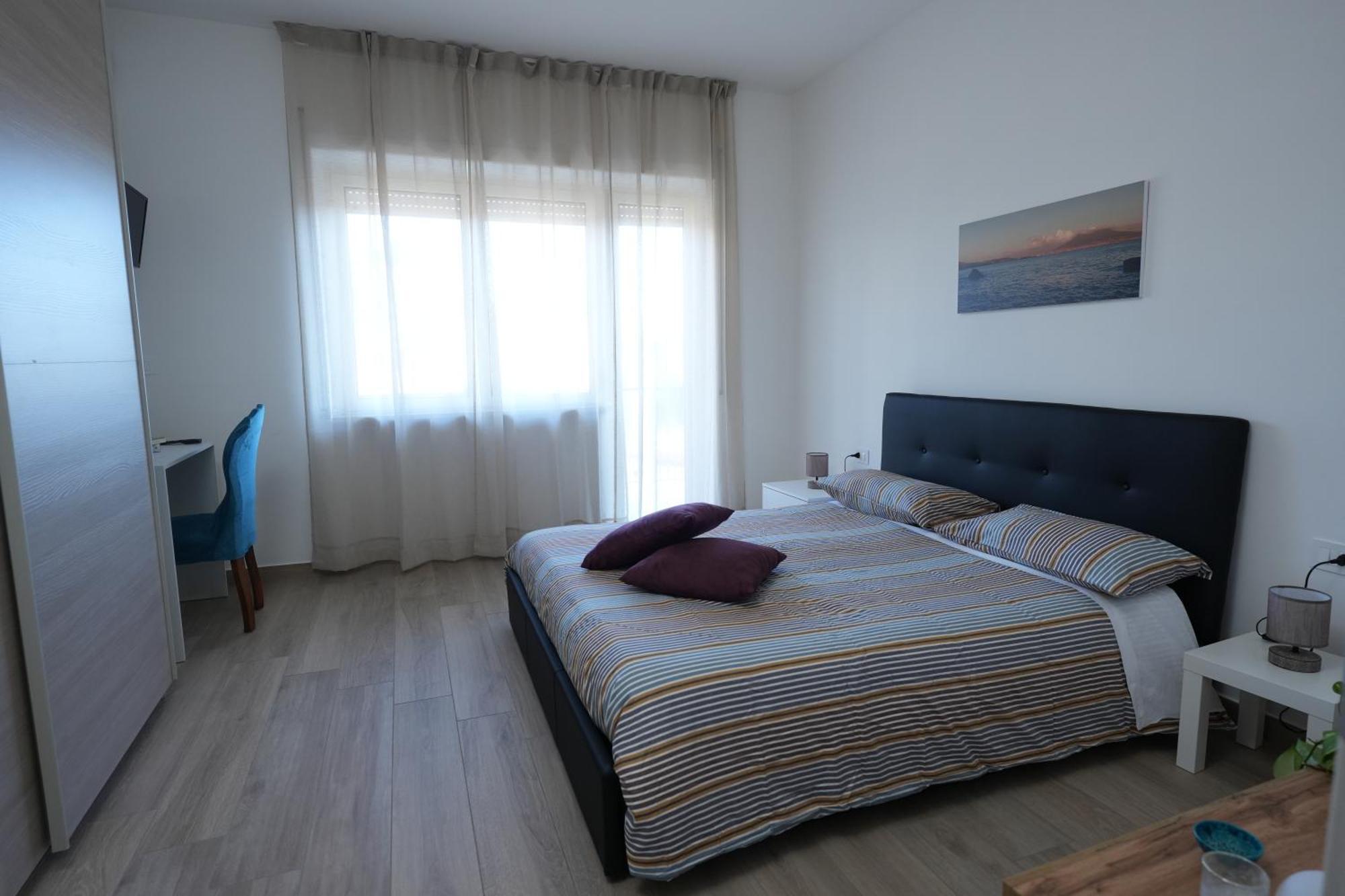 Panorama Vesuvius Affittacamere Guesthouse With Lift Near To Subway In Napoli Center Extérieur photo