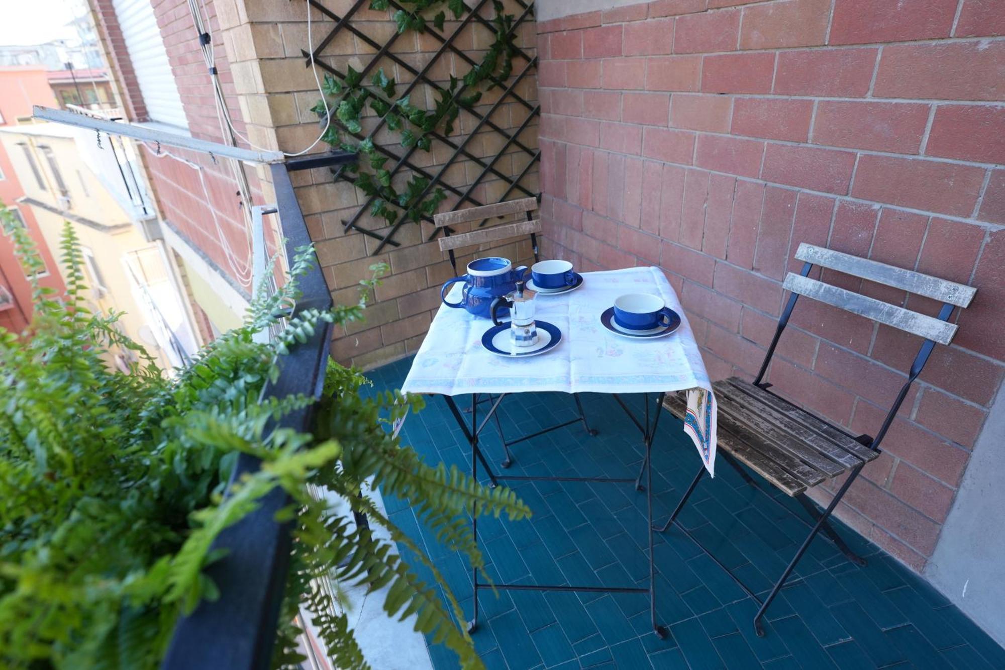 Panorama Vesuvius Affittacamere Guesthouse With Lift Near To Subway In Napoli Center Extérieur photo