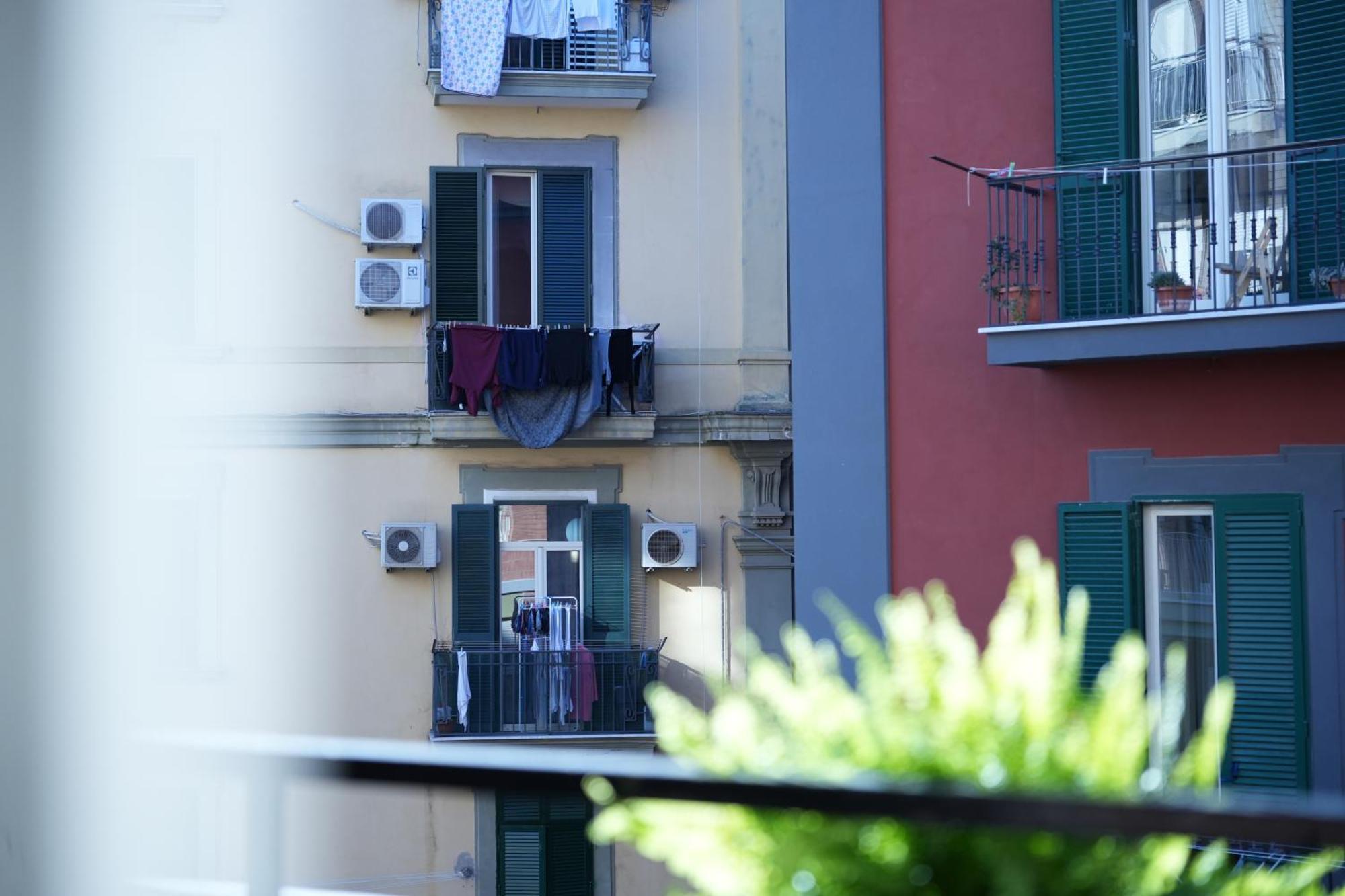 Panorama Vesuvius Affittacamere Guesthouse With Lift Near To Subway In Napoli Center Extérieur photo