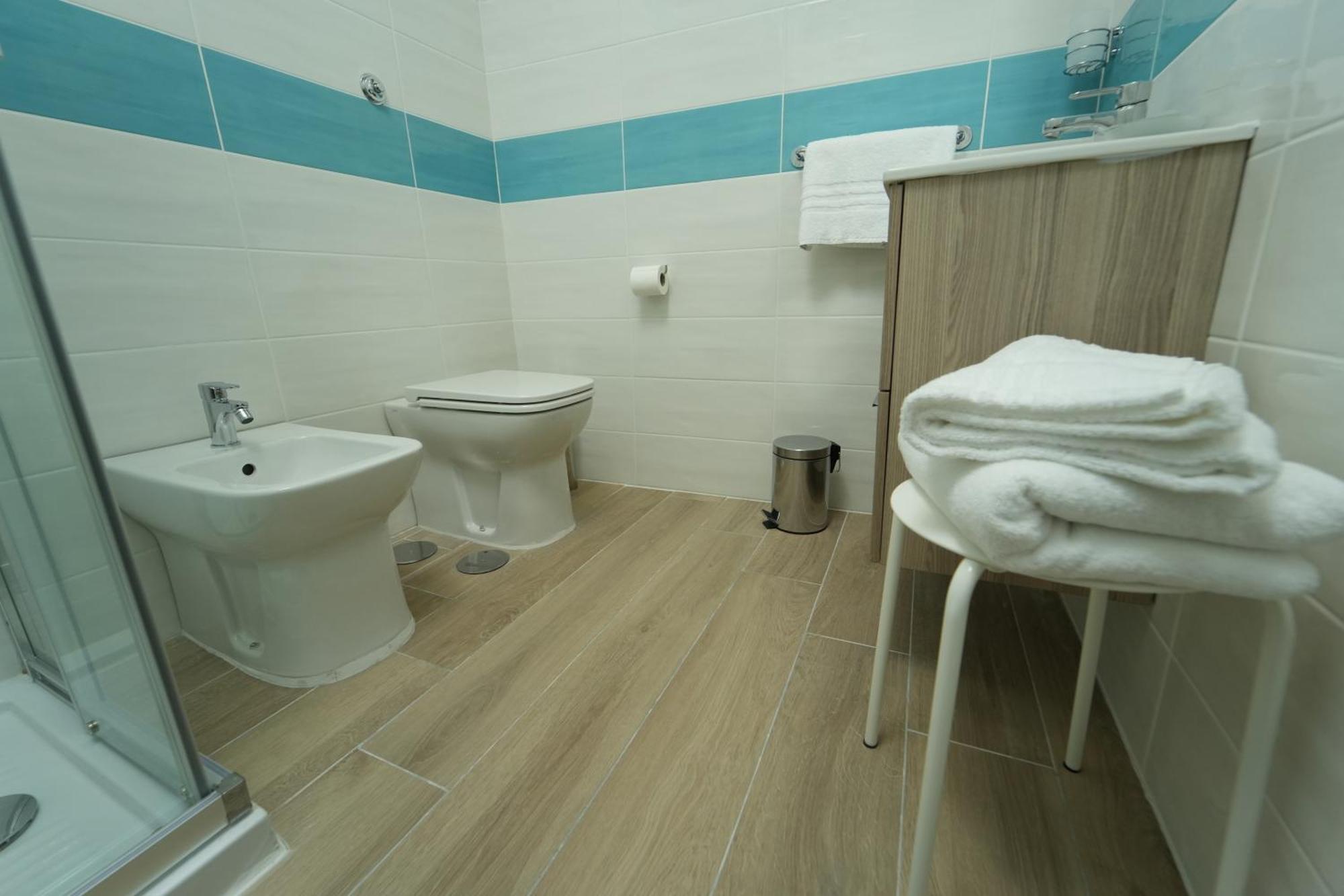 Panorama Vesuvius Affittacamere Guesthouse With Lift Near To Subway In Napoli Center Extérieur photo