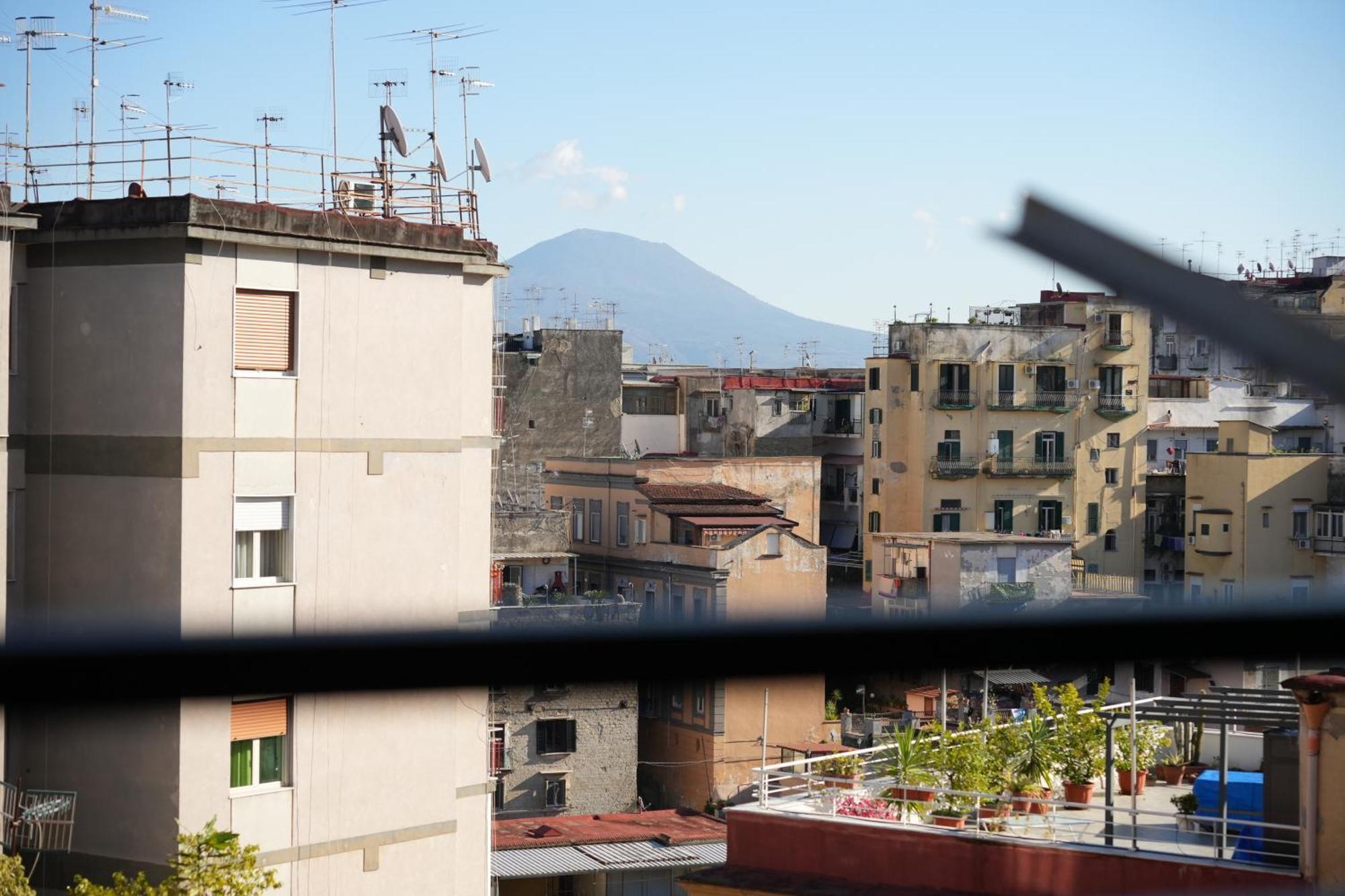 Panorama Vesuvius Affittacamere Guesthouse With Lift Near To Subway In Napoli Center Extérieur photo